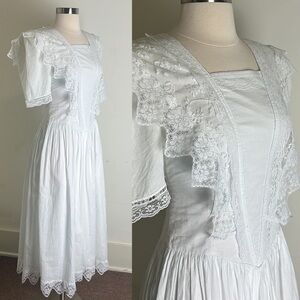 GUNNE SAX Fit and Flare White Dress with Lace Detail XS